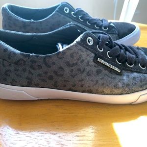 Guess grey cheetah print shoes